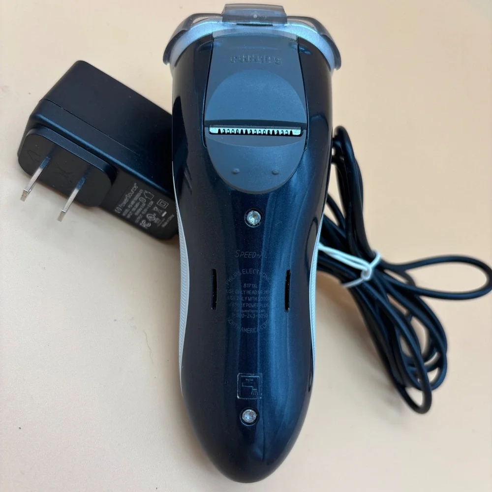Philips Norelco Speed-XL 8171XL Men's Rechargeable Rotary Shaver with Charger
